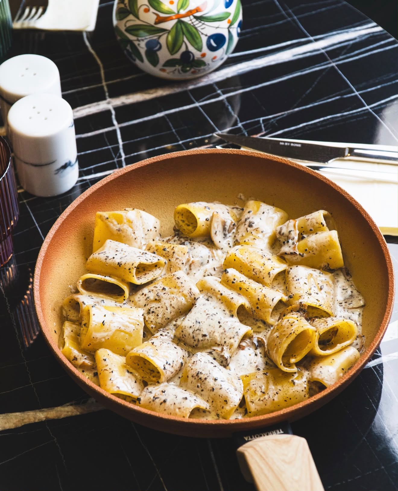 Pâtes italiennes dans une sauce crémeuse